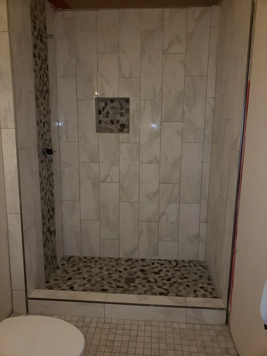 Porcelain Shower with Stone Accent | Albaner Tile and Stone Phoenix