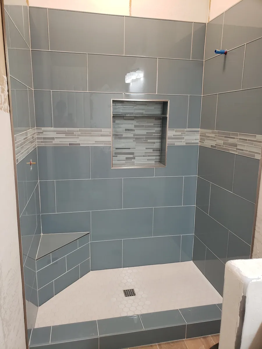 Porcelain + Accent Porcelain Shower with Accent Fountain Hills AZ | Albaner Tile and Stone